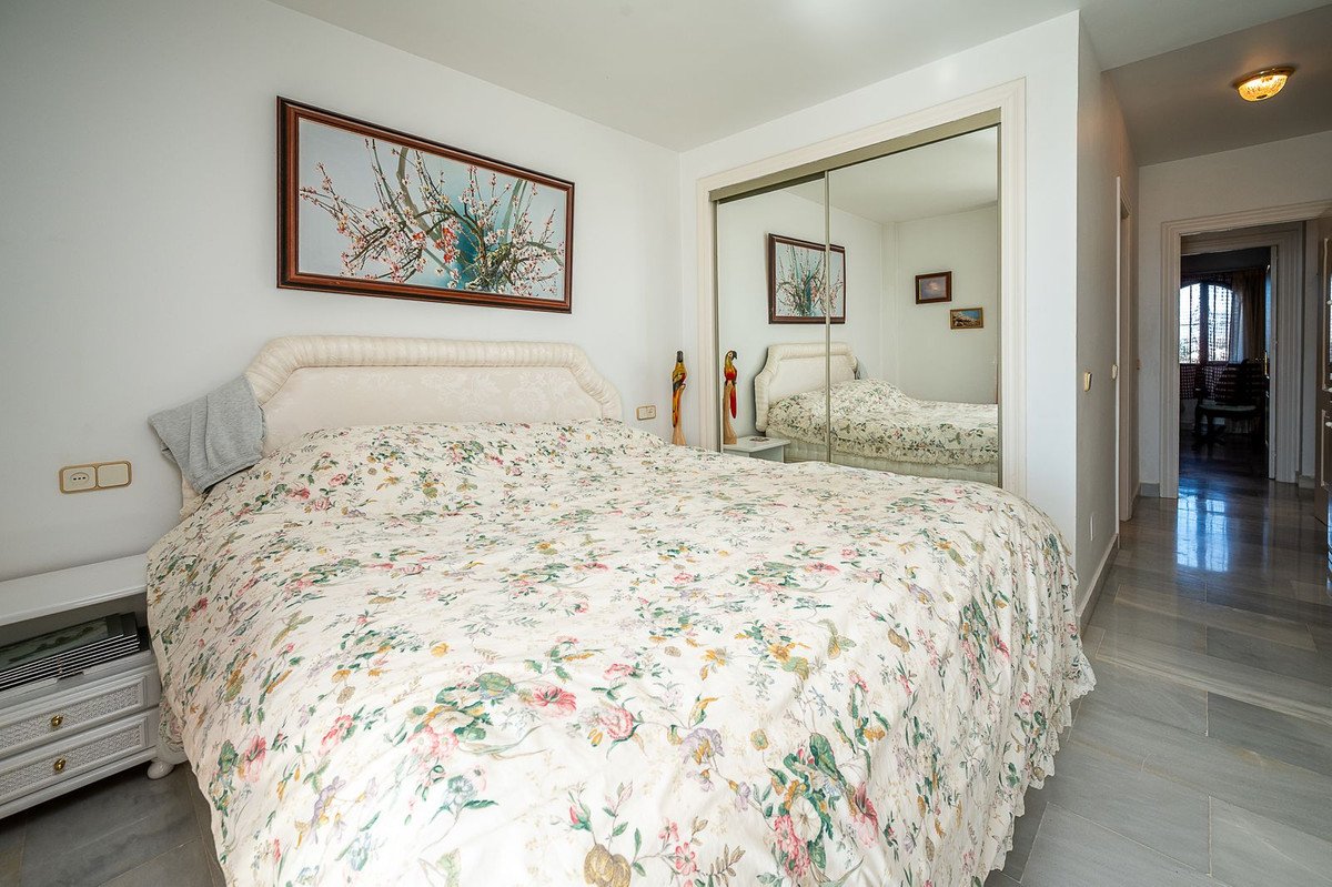 3 Bed Middle Floor Apartment in Riviera del Sol
