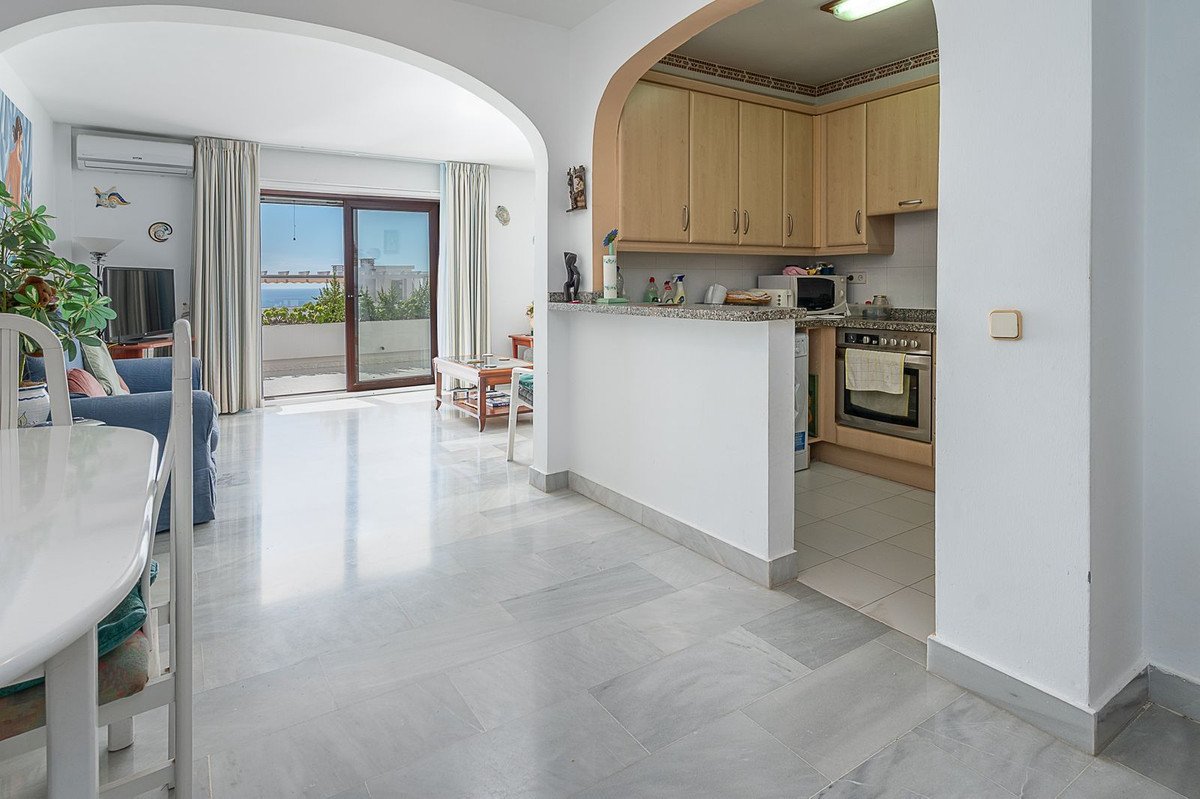 3 Bed Middle Floor Apartment in Riviera del Sol