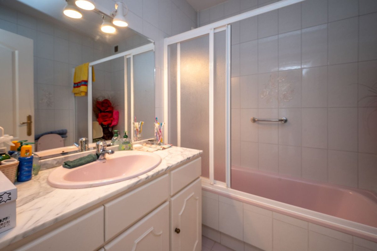 3 Bed Middle Floor Apartment in Riviera del Sol