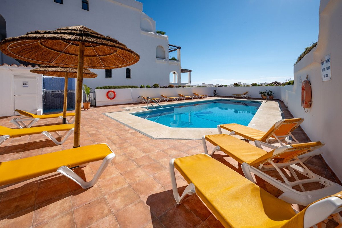 3 Bed Middle Floor Apartment in Riviera del Sol