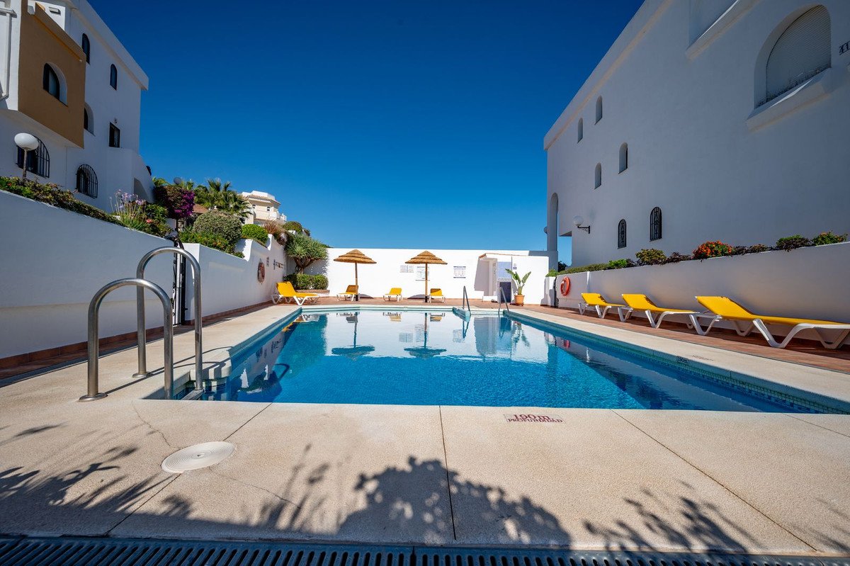 3 Bed Middle Floor Apartment in Riviera del Sol