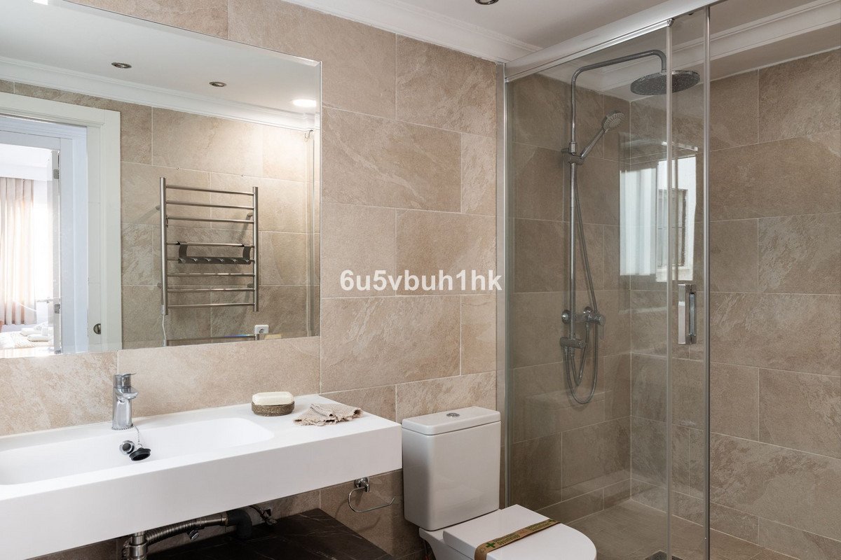 3 Bed Middle Floor Apartment in San Pedro de Alcántara