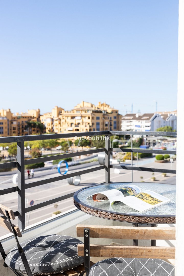 3 Bed Middle Floor Apartment in San Pedro de Alcántara