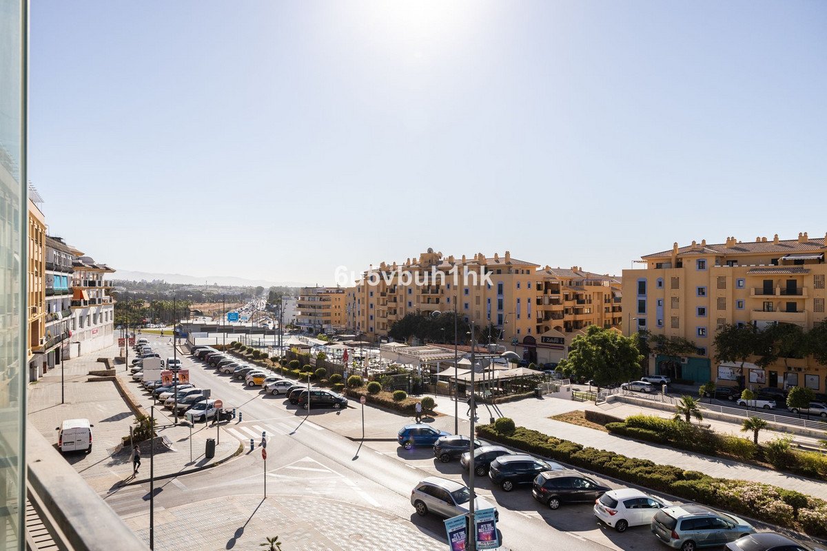 3 Bed Middle Floor Apartment in San Pedro de Alcántara