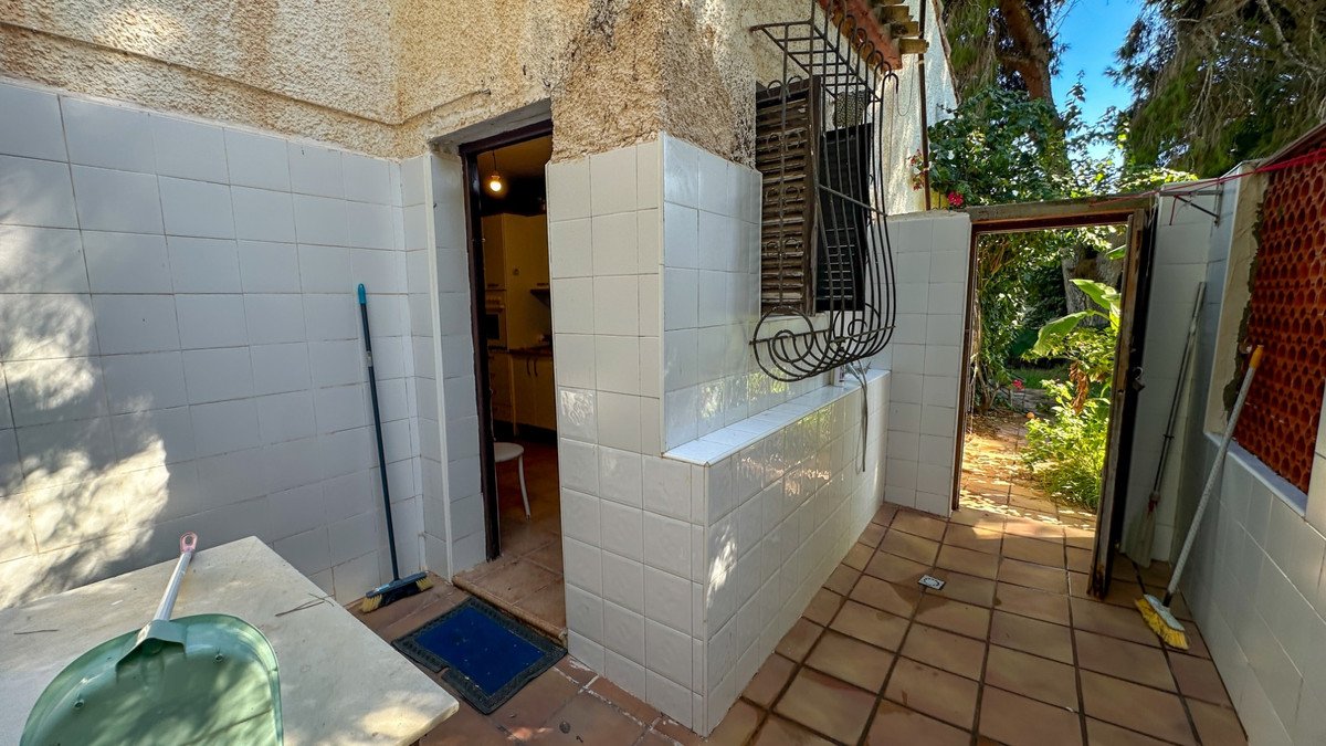 4 Bed Detached Villa in Punta Prima
