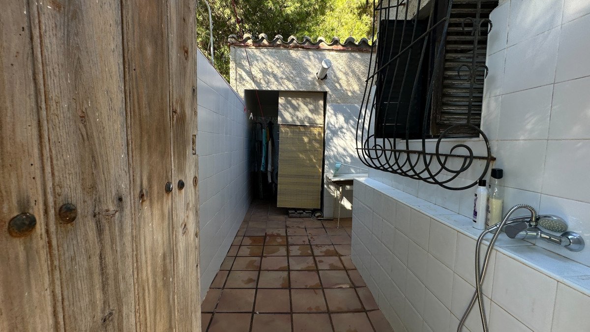 4 Bed Detached Villa in Punta Prima