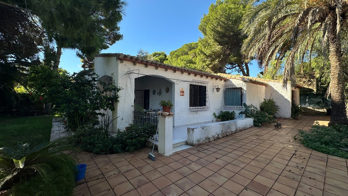 4 Bed Detached Villa in Punta Prima