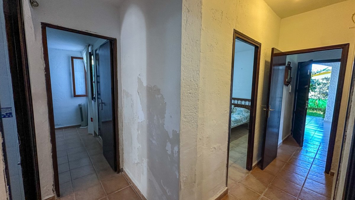 4 Bed Detached Villa in Punta Prima