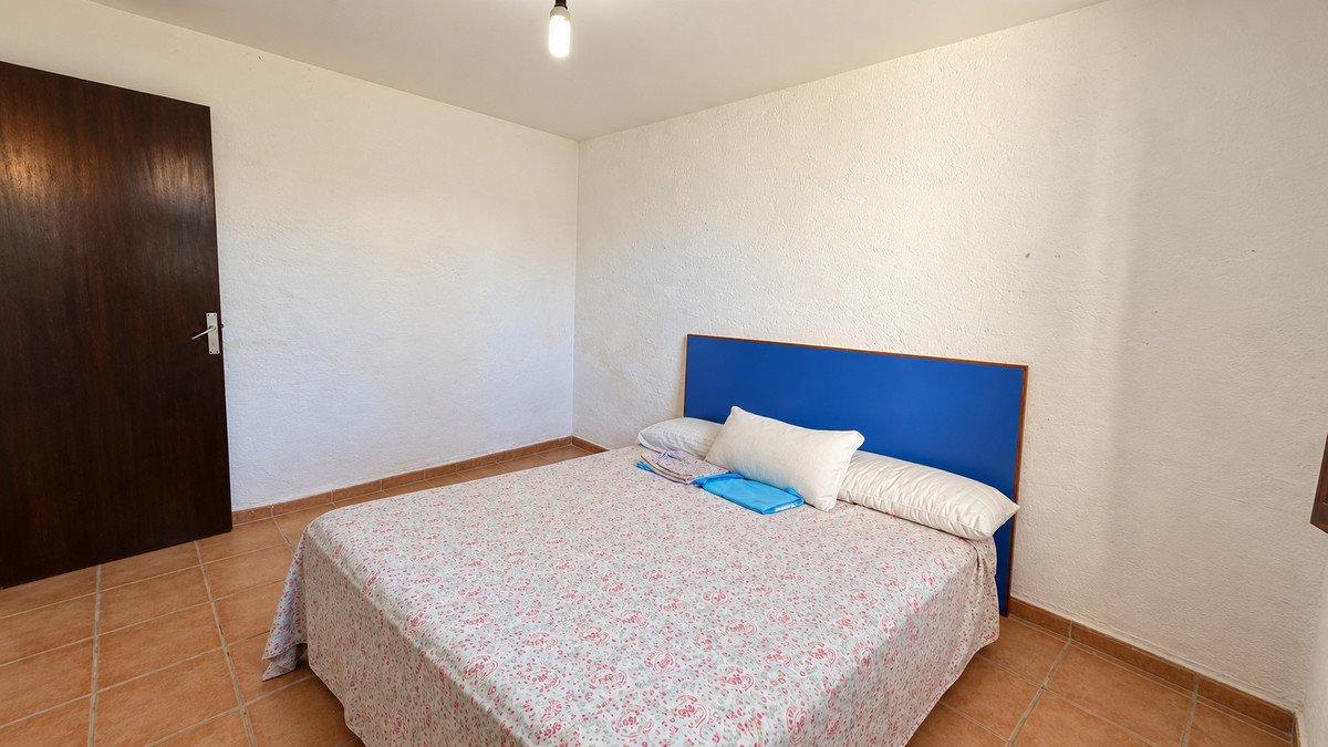 4 Bed Detached Villa in Punta Prima