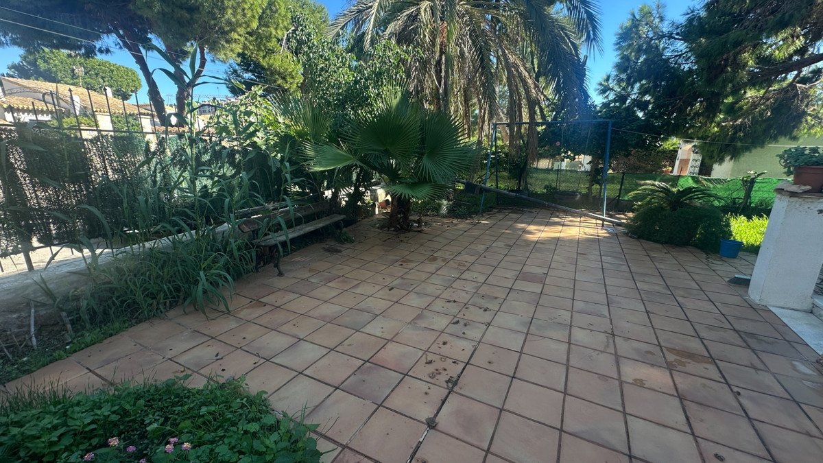 4 Bed Detached Villa in Punta Prima