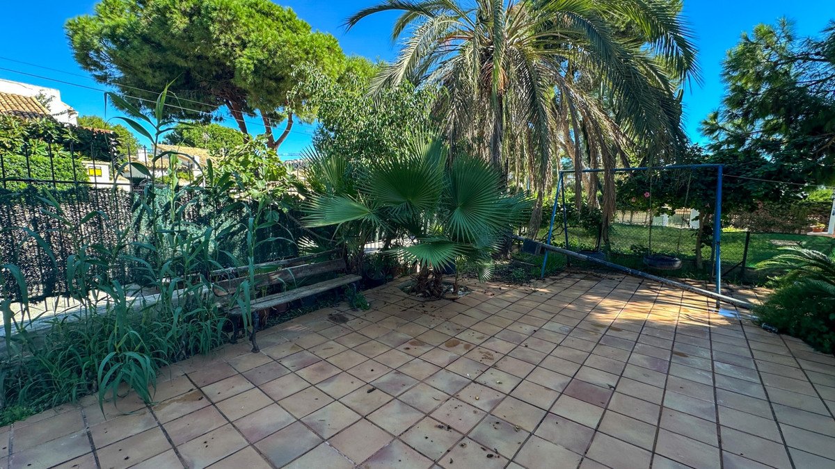 4 Bed Detached Villa in Punta Prima