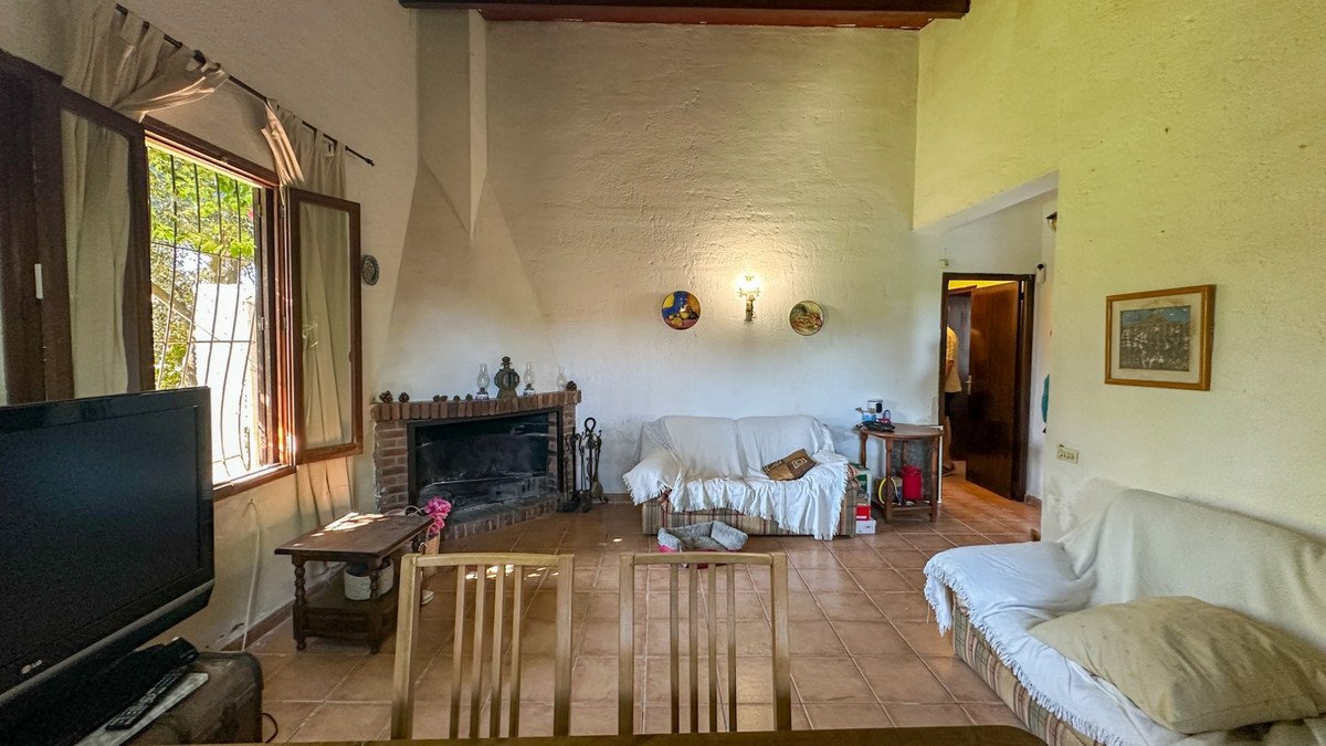 4 Bed Detached Villa in Punta Prima