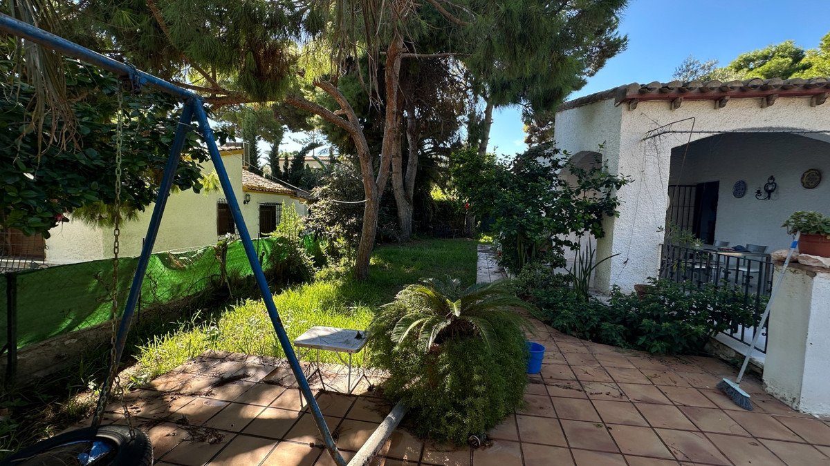 4 Bed Detached Villa in Punta Prima