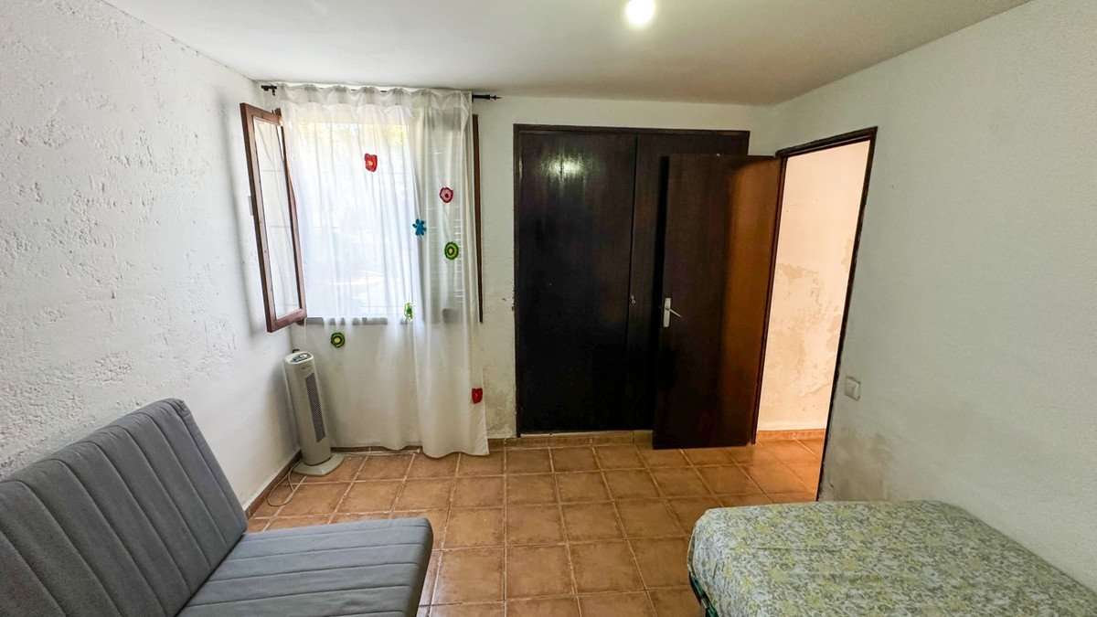 4 Bed Detached Villa in Punta Prima