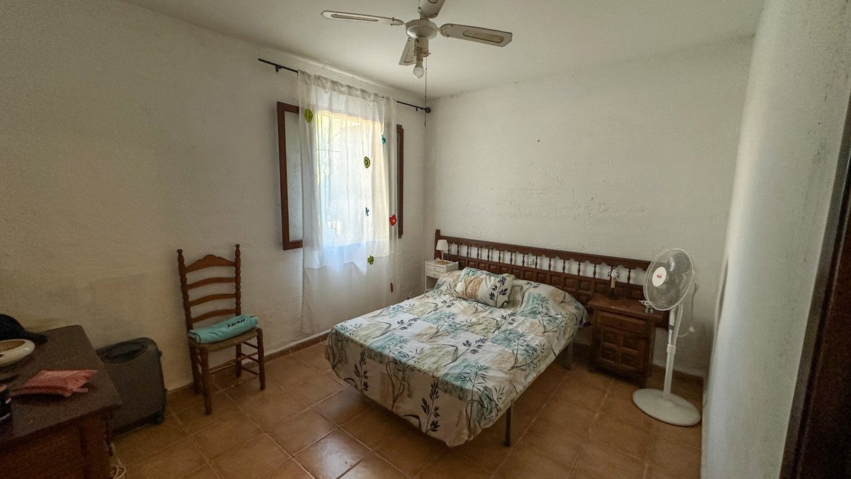 4 Bed Detached Villa in Punta Prima