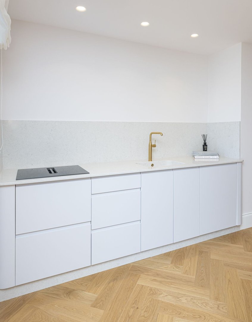 2 Bed Middle Floor Apartment in Puerto Banús