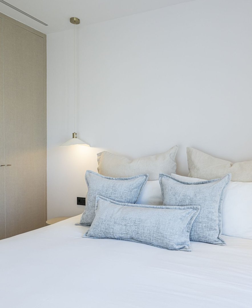 2 Bed Middle Floor Apartment in Puerto Banús