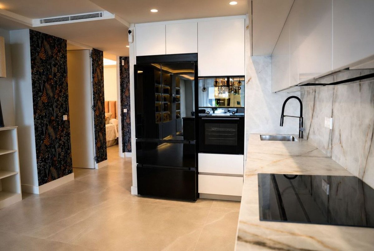 3 Bed Middle Floor Apartment in New Golden Mile