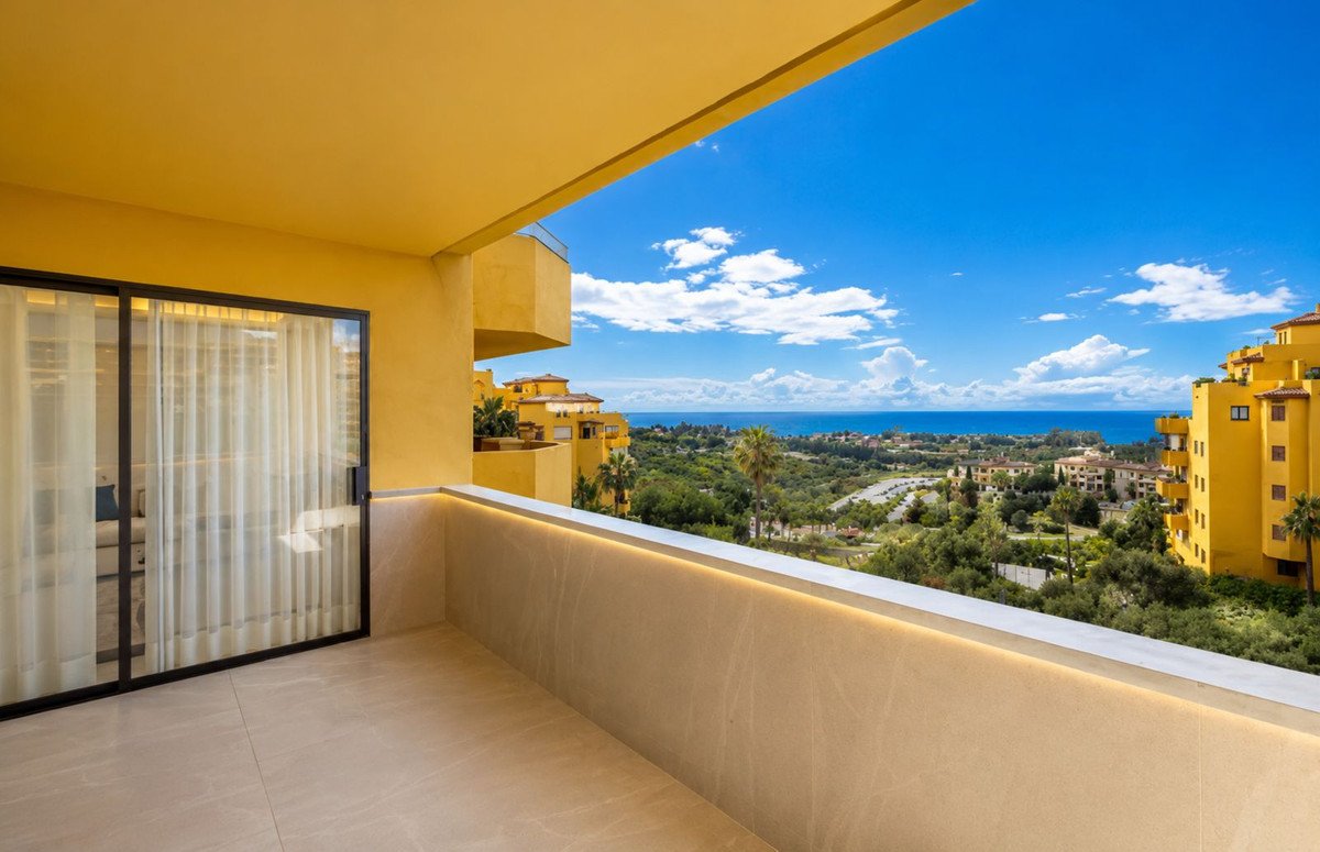 3 Bed Middle Floor Apartment in New Golden Mile