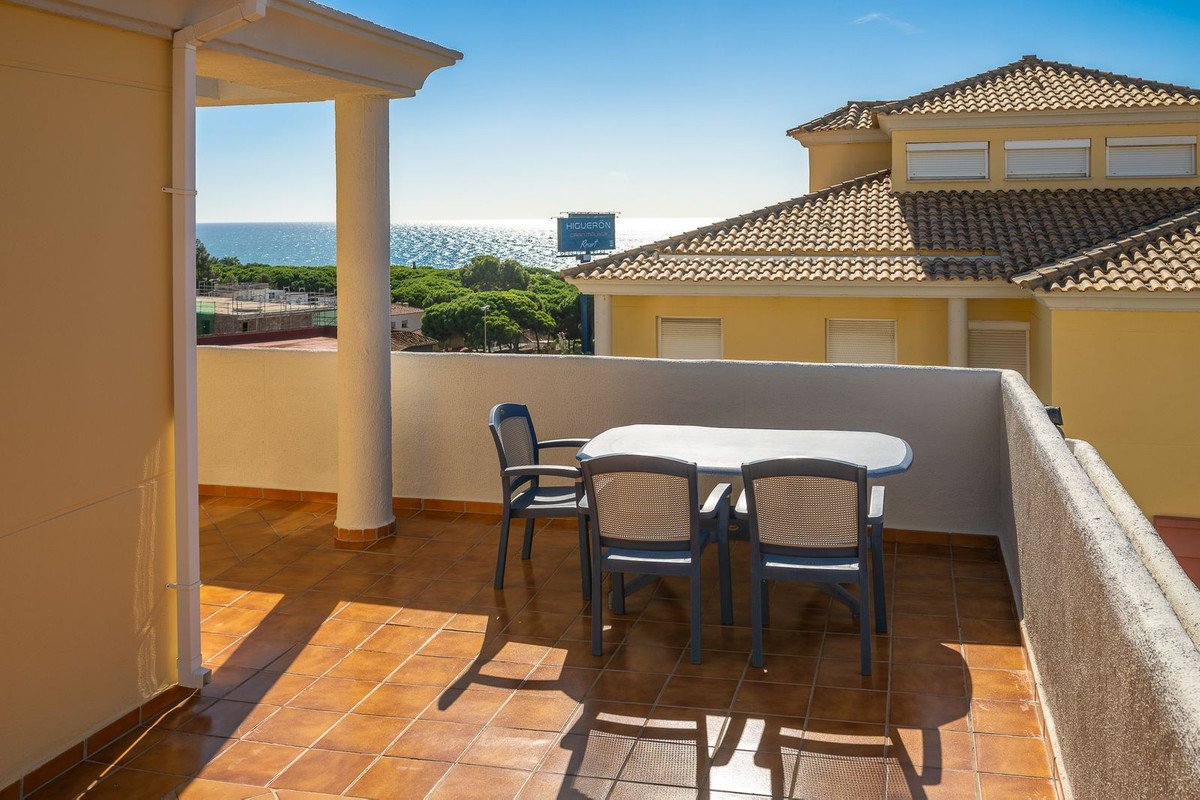 2 Bed Penthouse in Cabopino