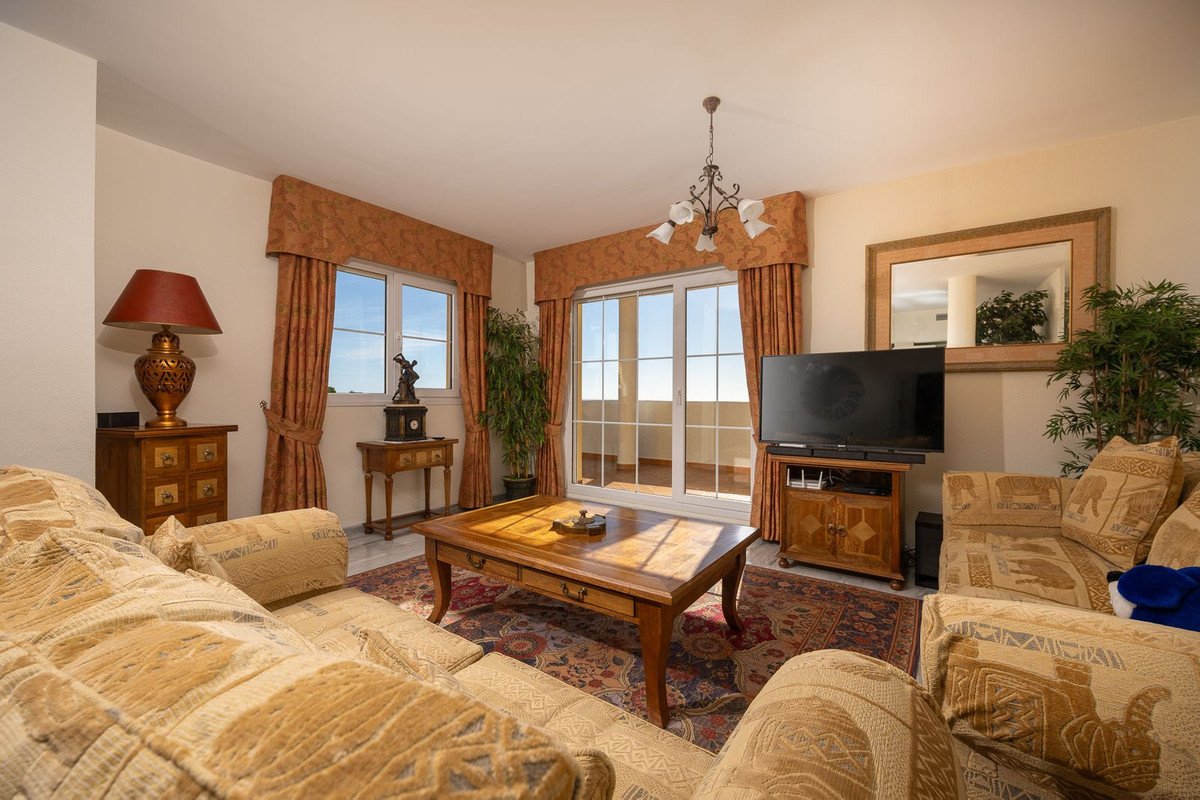 2 Bed Penthouse in Cabopino