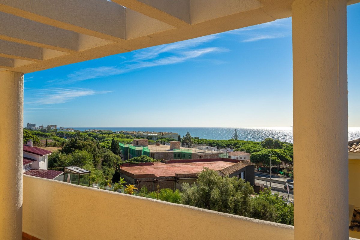 2 Bed Penthouse in Cabopino