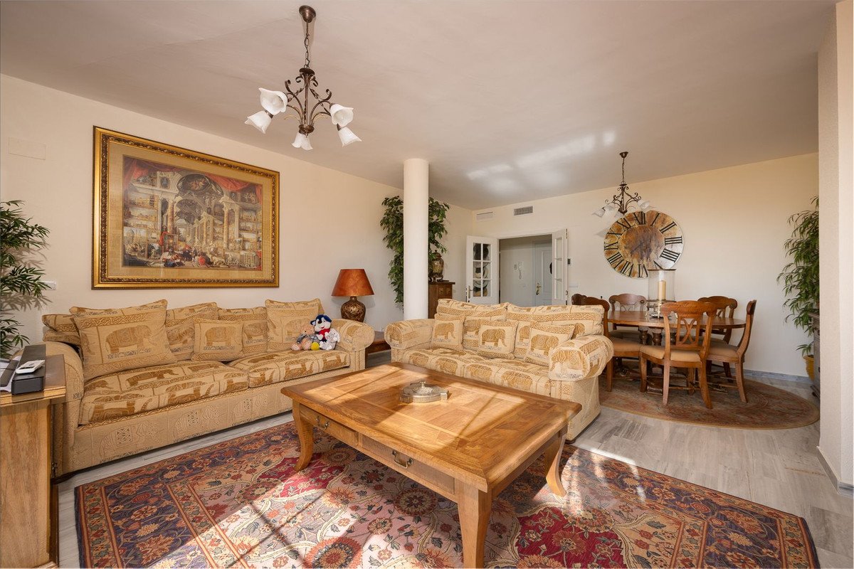 2 Bed Penthouse in Cabopino