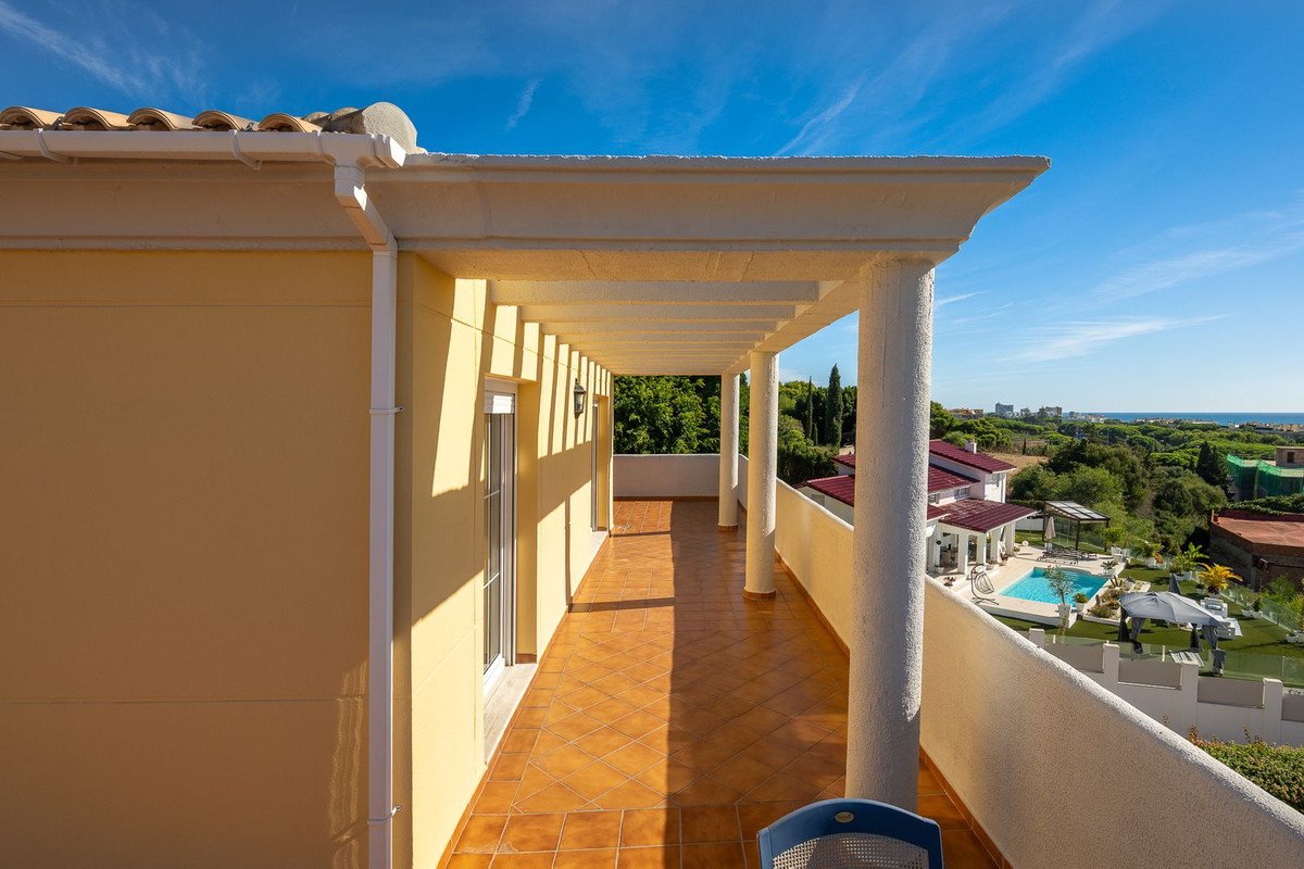 2 Bed Penthouse in Cabopino