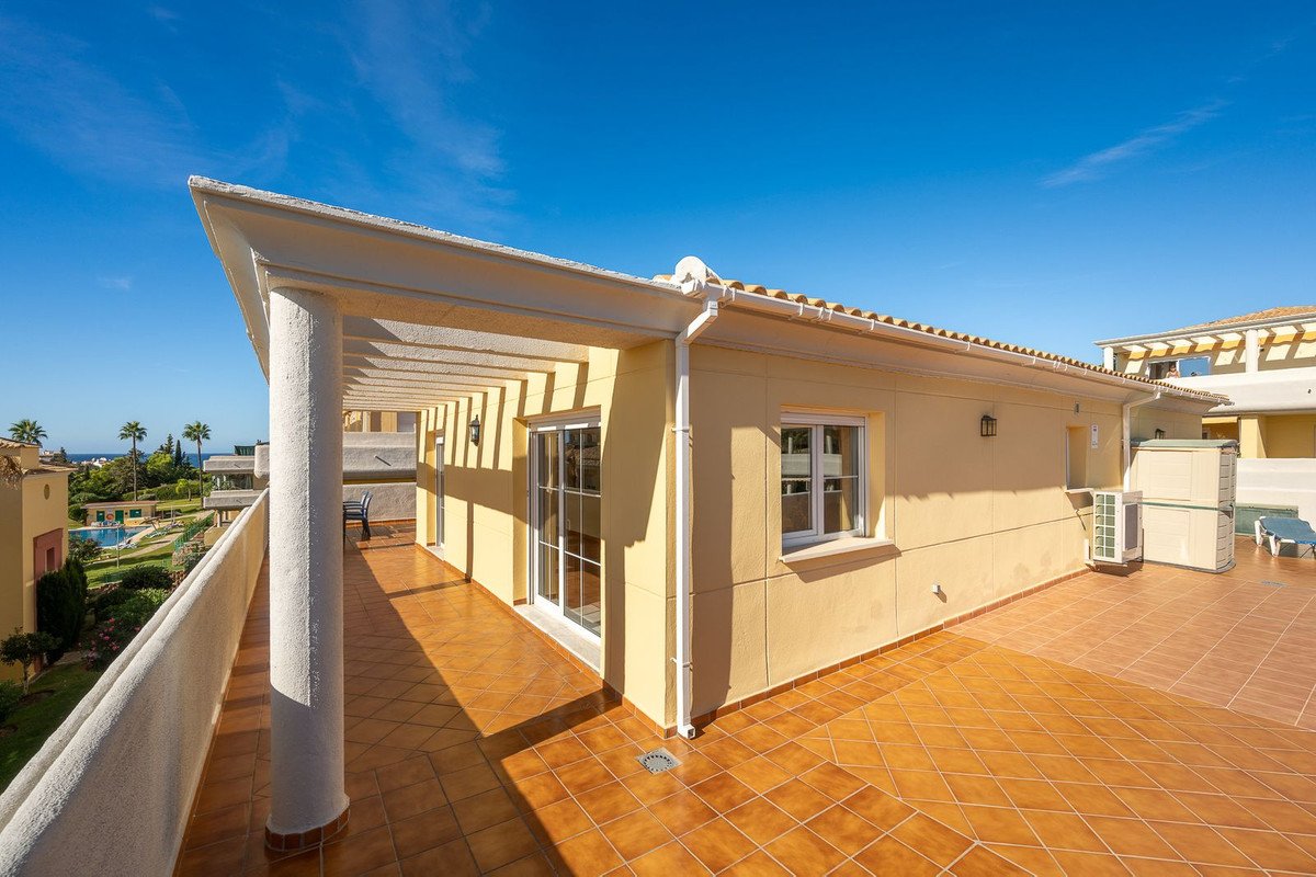 2 Bed Penthouse in Cabopino