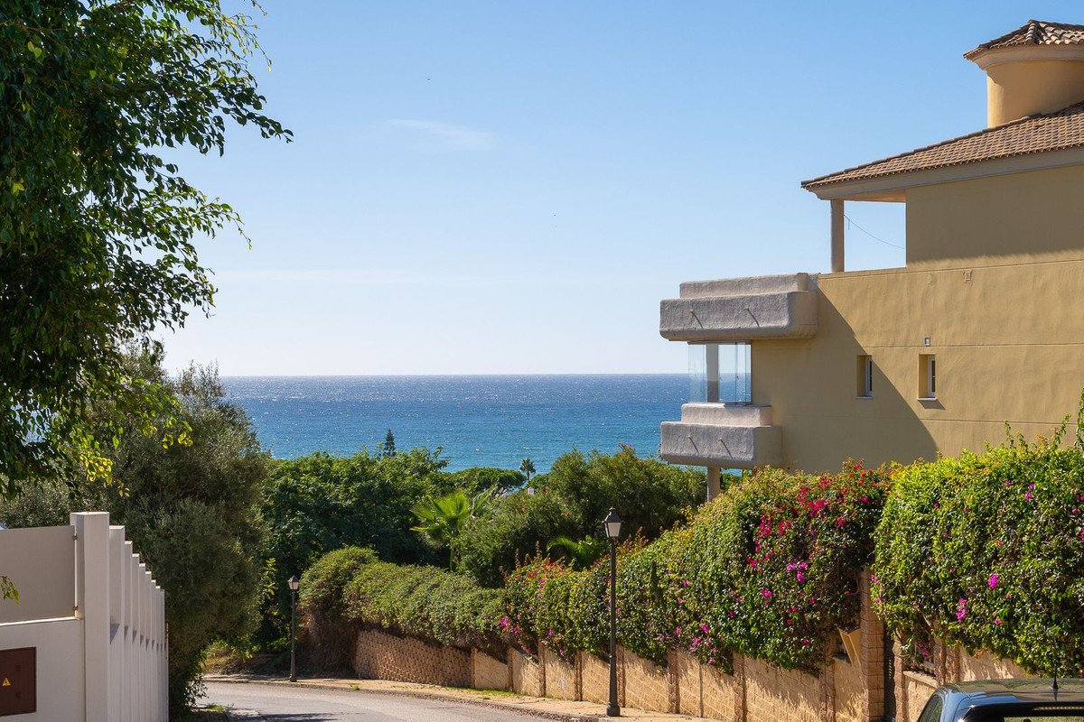 2 Bed Penthouse in Cabopino