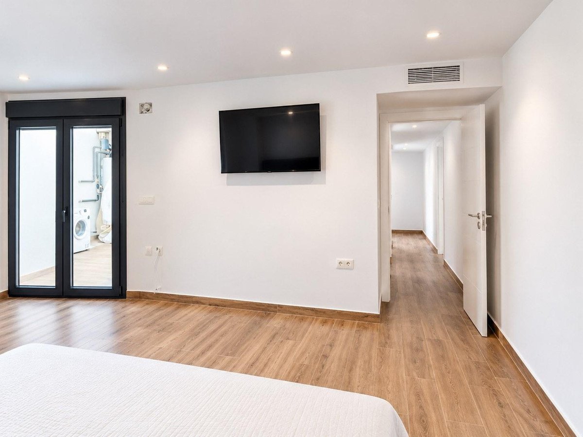 10 Bed Commercial in La Murada
