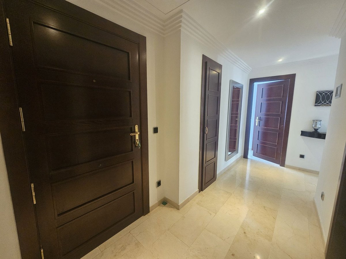 2 Bed Middle Floor Apartment in Puerto Banús