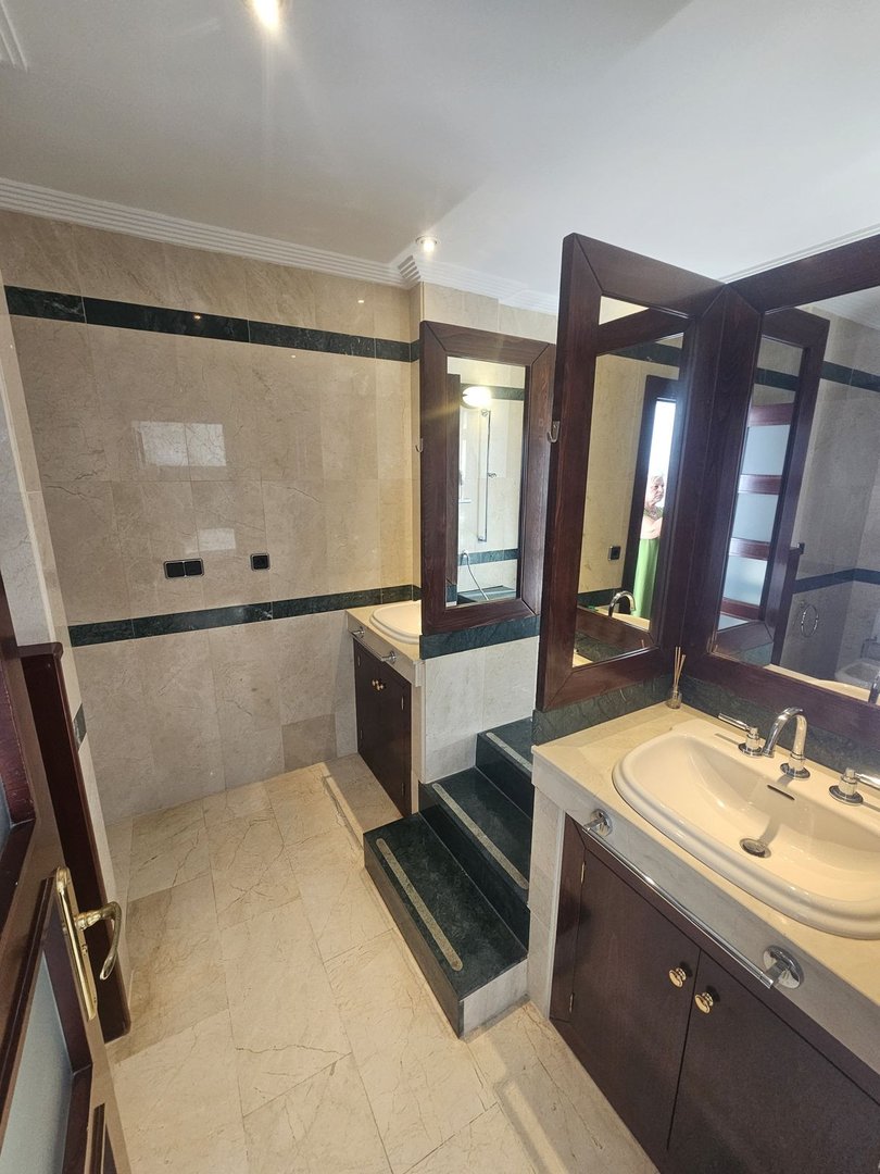 2 Bed Middle Floor Apartment in Puerto Banús