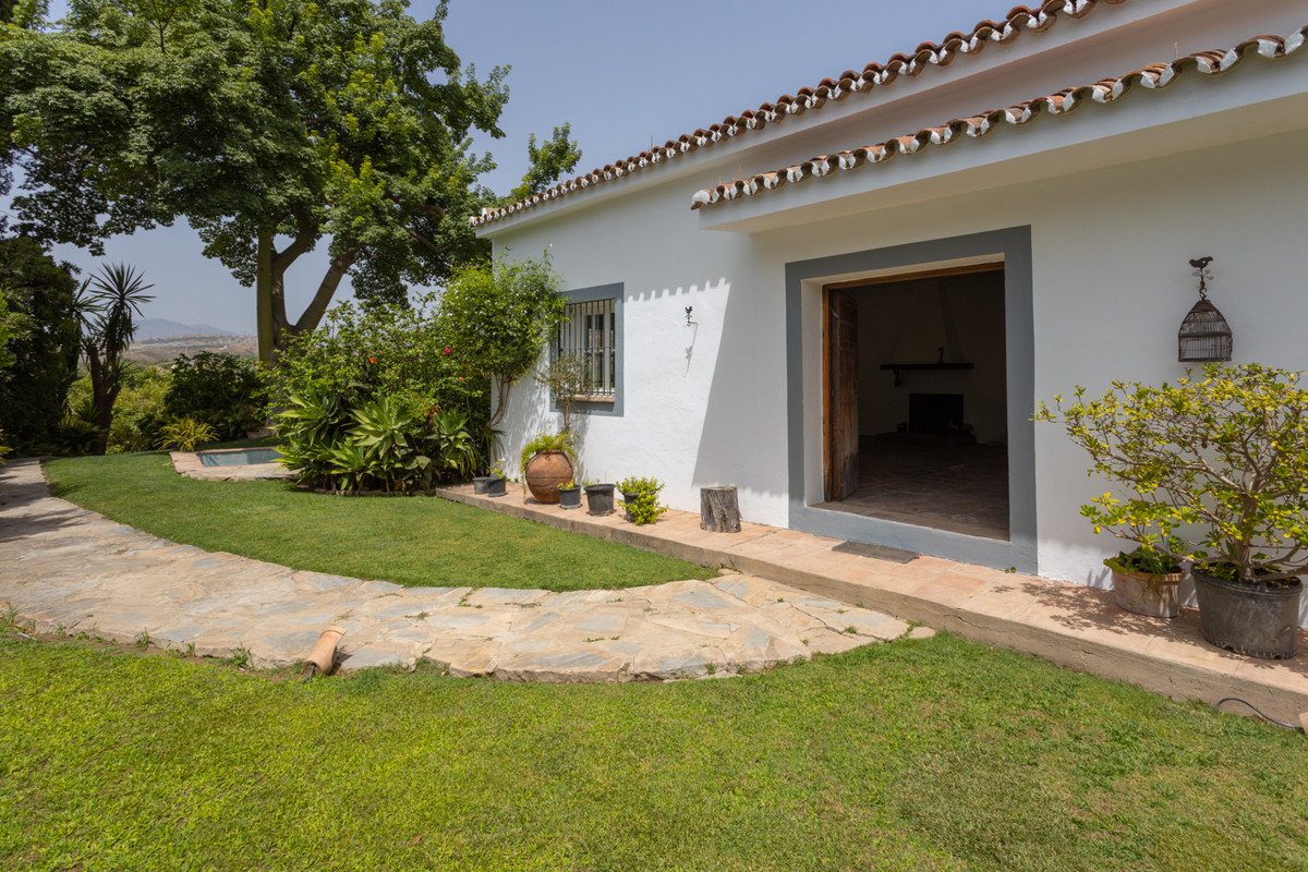 3 Bed Detached Villa in San Pedro de Alcántara