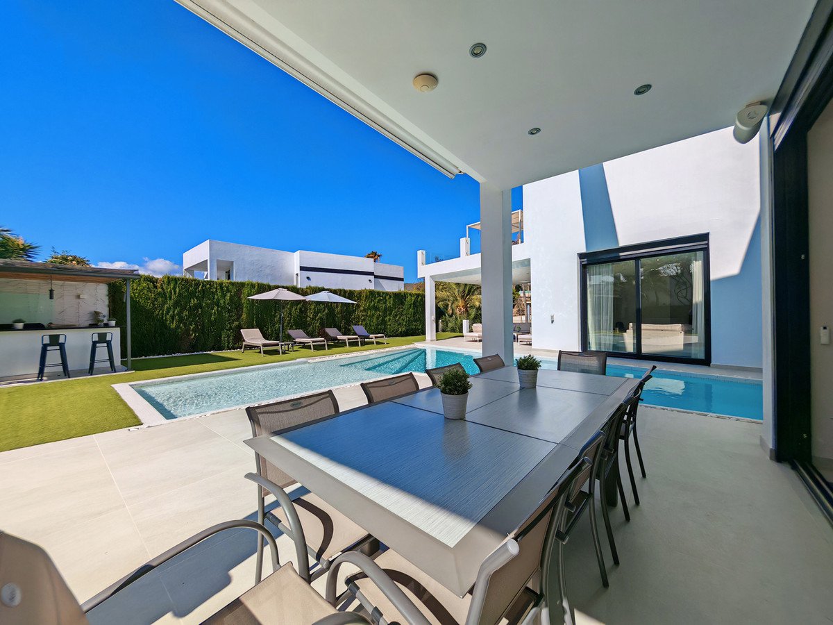 5 Bed Detached Villa in El Rosario