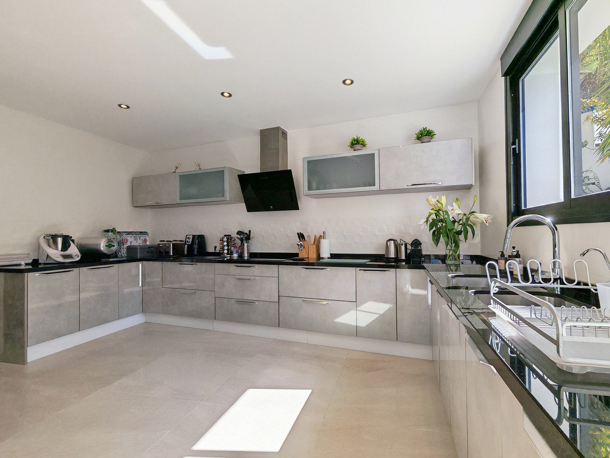 5 Bed Detached Villa in El Rosario