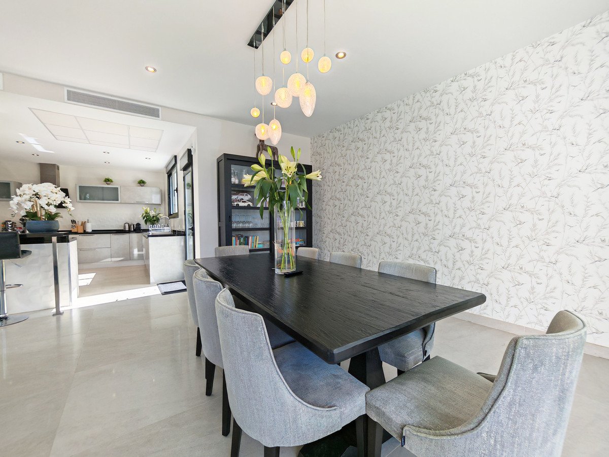 5 Bed Detached Villa in El Rosario