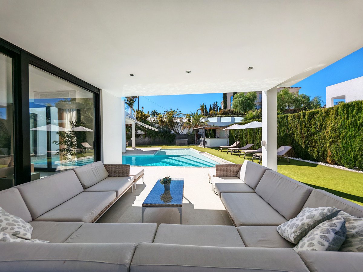 5 Bed Detached Villa in El Rosario