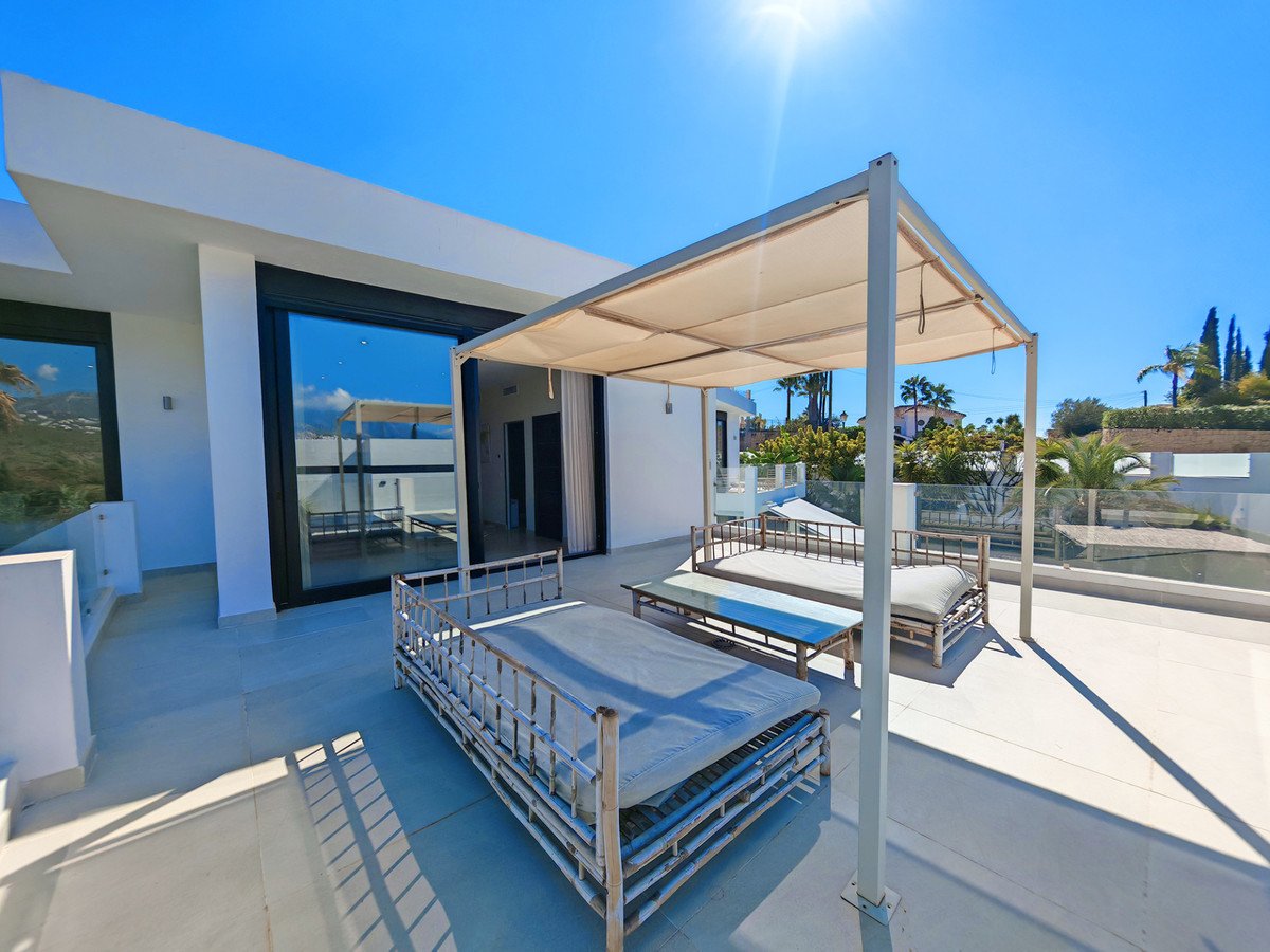 5 Bed Detached Villa in El Rosario