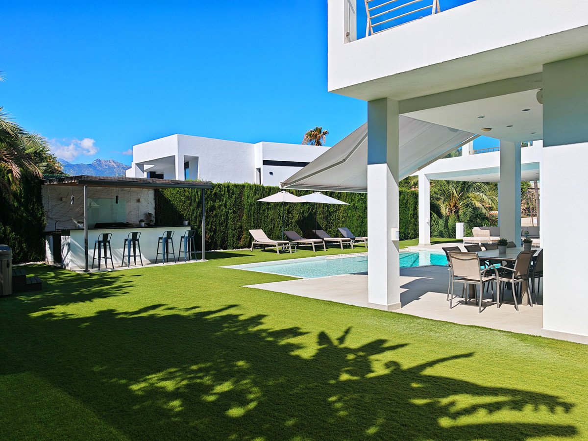 5 Bed Detached Villa in El Rosario
