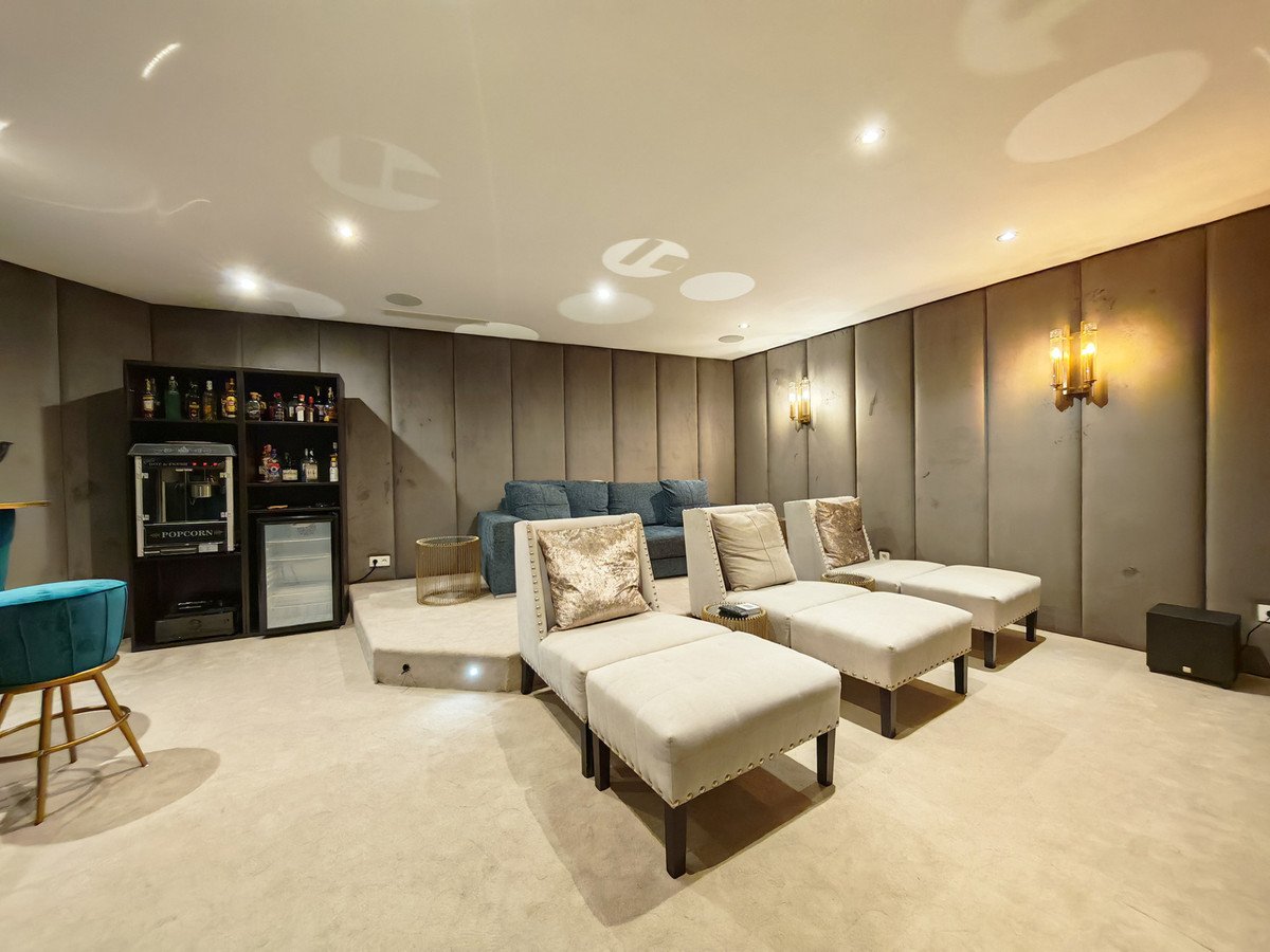 5 Bed Detached Villa in El Rosario