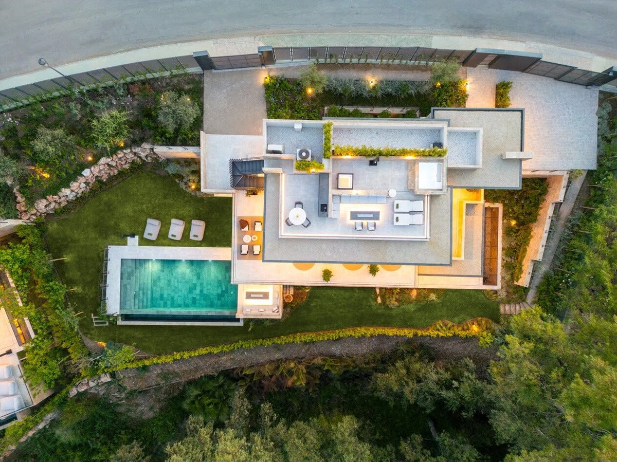 6 Bed Detached Villa in Marbella