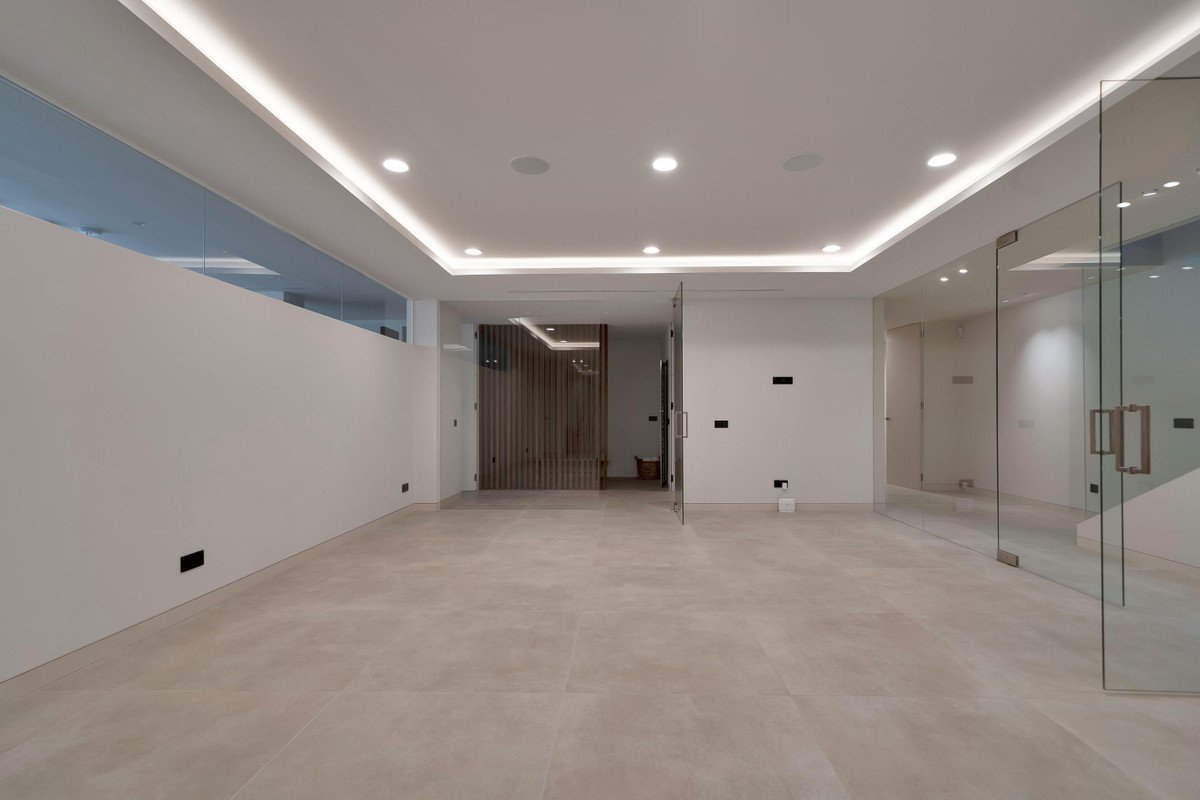 6 Bed Detached Villa in Marbella