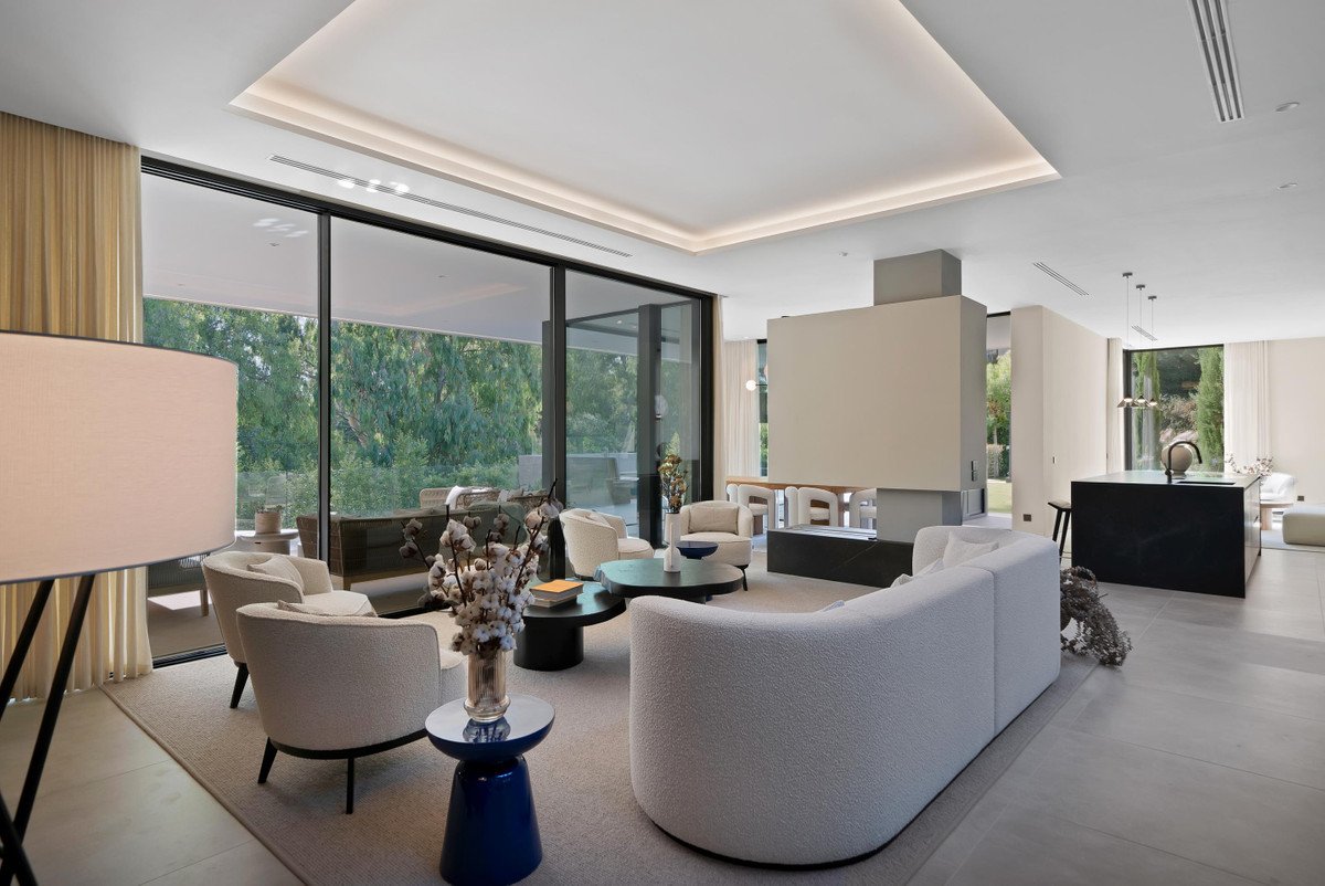 6 Bed Detached Villa in Marbella