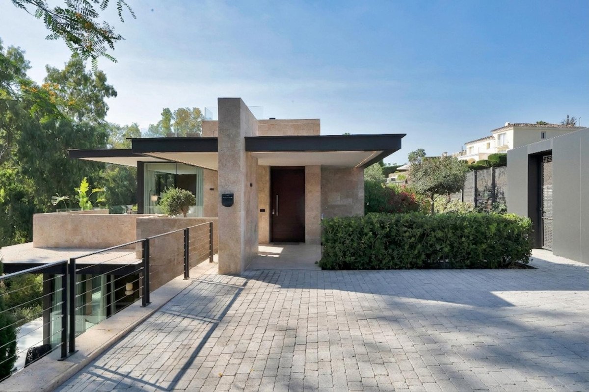 6 Bed Detached Villa in Marbella