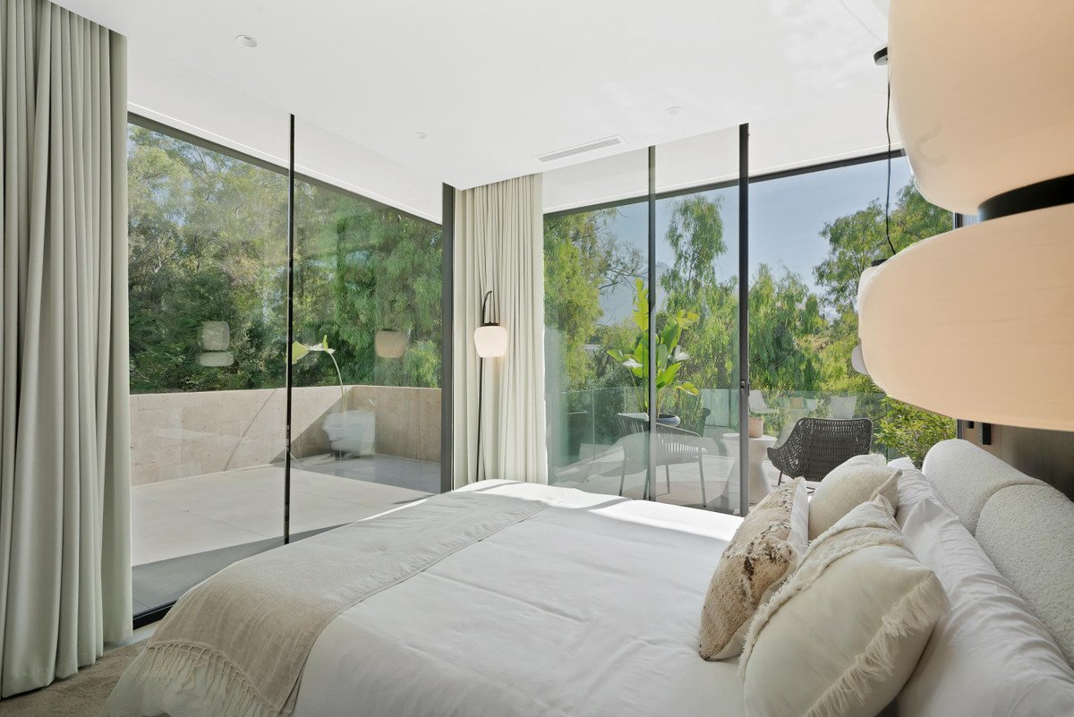 6 Bed Detached Villa in Marbella