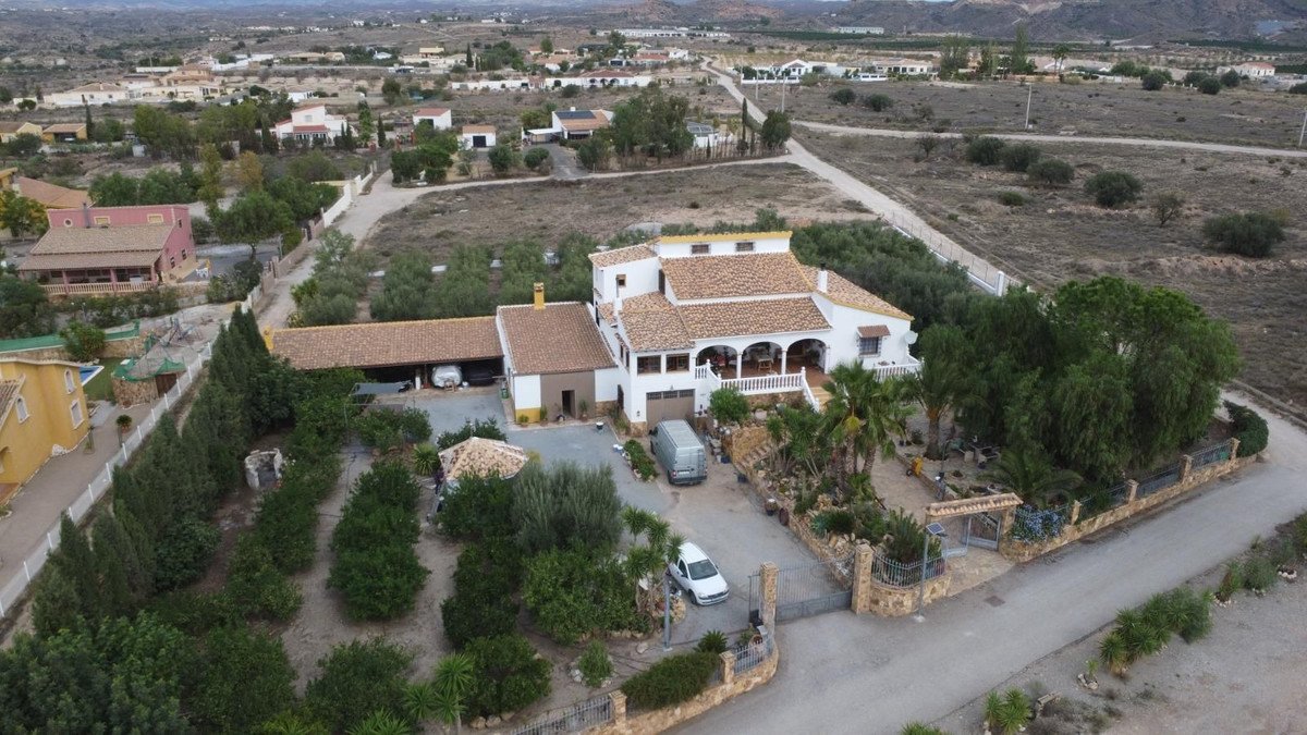 7 Bed Finca - Cortijo in Albox