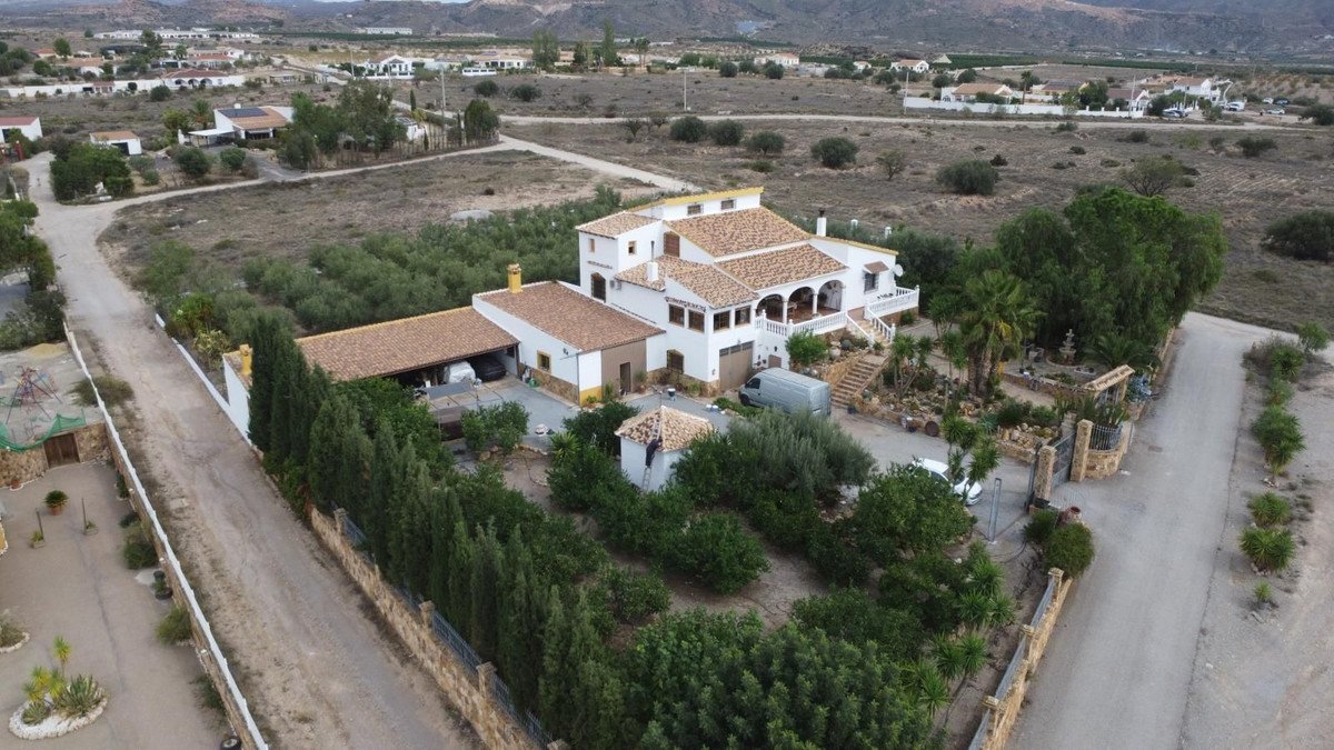 7 Bed Finca - Cortijo in Albox