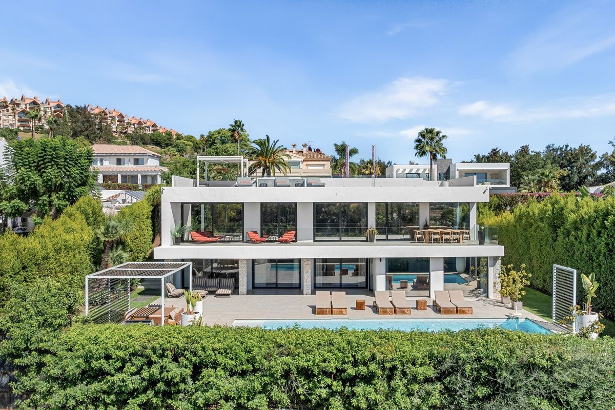 5 Bed Detached Villa in Nueva Andalucía