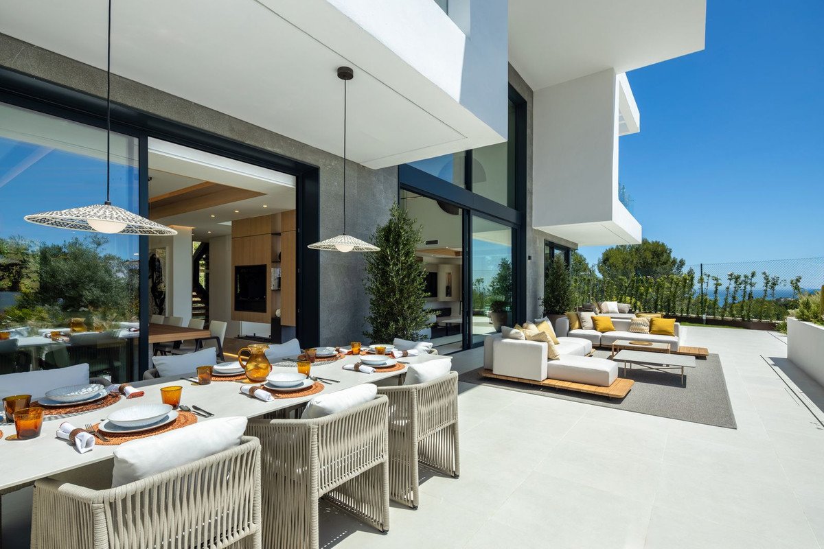 6 Bed Detached Villa in Río Real